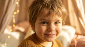 objavte dôvody, prečo sú vaše deti poslušnejšie u cudzích ľudí podľa psychológov a čo znamená, keď sa menia na malé diabliky doma.